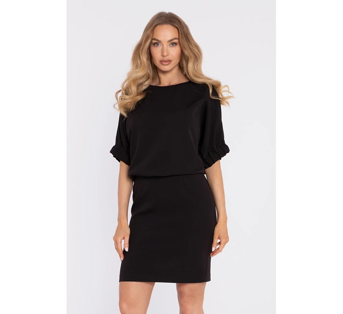 šaty s rozparkem na zádech černé model 22040493 - Moe šaty s rozparkem na zádech černé model 22040493 - Moe