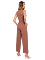 model 18004090 Kombinéza bez rukávů s páskem a sponou čokoládová - Moe model 18004090 Kombinéza bez rukávů s páskem a sponou čokoládová - Moe