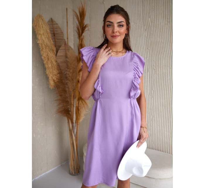 Jemné letné šaty s fialovými volánmi