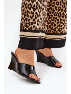 Lakierowane Klapki Damskie Na Koturnie Czarne Nelithin