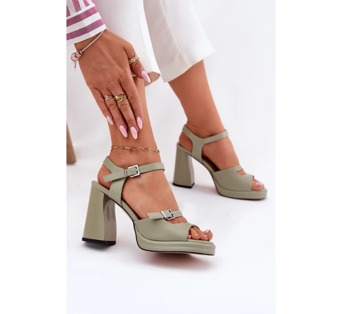 Dámské kožené sandály na podpatku model 21695162 zelené - VINCEZA