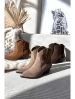 Nazouvací dámské kovbojky z přírodního semiše béžové model 21713721 - Boto Nazouvací dámské kovbojky z přírodního semiše béžové model 21713721 - Boto