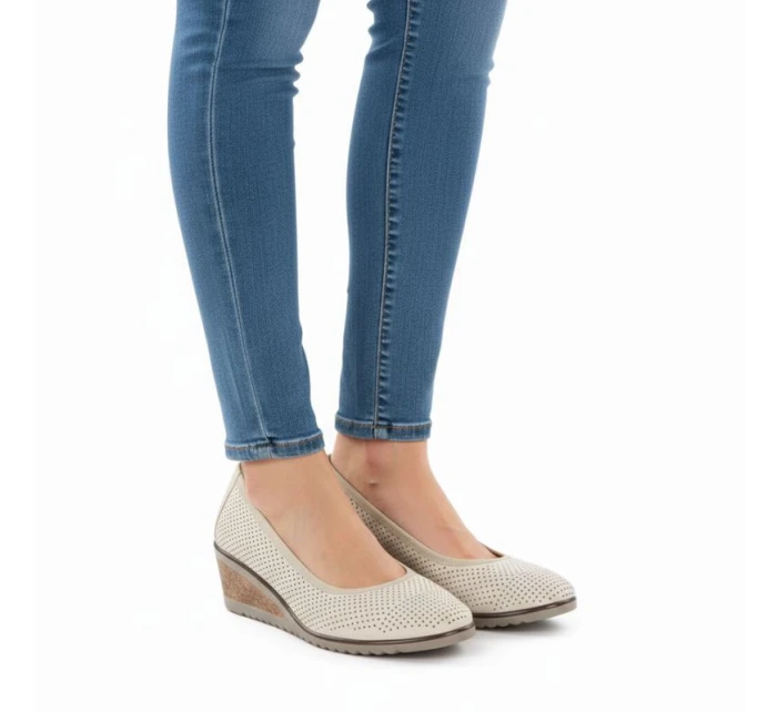 Dámské otevřené lodičky na platformě béžové barvy model 22015114 - VINCEZA