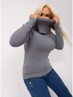 Tmavosivý plus size sveter so splývavým rolákom