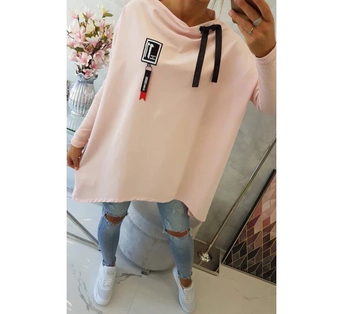 Oversize mikina s asymetrickými boky pudrově růžová