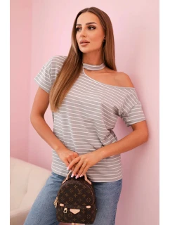 Dámska bavlnená blúzka s pruhmi na jednom ramene s chokerom sivá