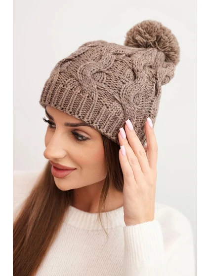 Dámska zimná čiapka z vlny s hrubým pleteným vzorom K458 mocca