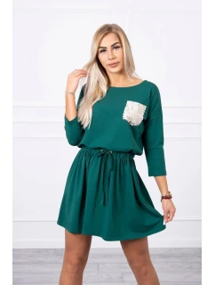 Šaty s flitrovým vreckom zelené