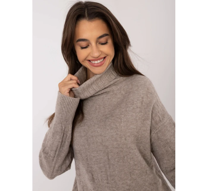 Sweter AT SW ciemny bezowy model 20470394 - FPrice Sweter AT SW ciemny bezowy model 20470394 - FPrice