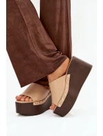 Dámské nazouváky na platformě s béžové model 21918817 - Boto