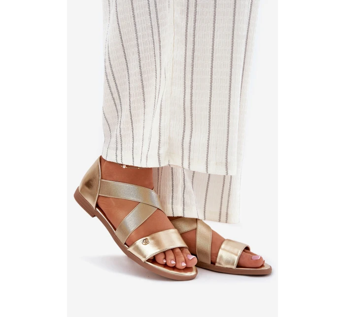 Dámské ploché sandály s pásky zlaté model 21696940 - EVENTO Dámské ploché sandály s pásky zlaté model 21696940 - EVENTO