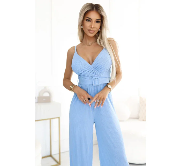 593-2 Elegantný overal s obálkovým výstrihom, širokými nohavicami a opaskom - MODRÝ