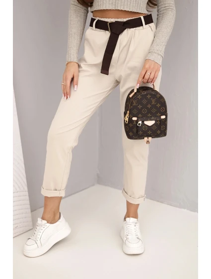 Dámské bavlněné kalhoty s páskem a béžové model 22275491 - K-Fashion Dámské bavlněné kalhoty s páskem a béžové model 22275491 - K-Fashion