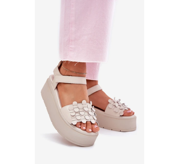 Dámské Kožené Sandály Na Platformě Béžové model 21701881 - CheBello