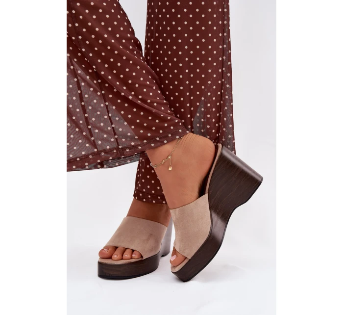 Dámské pantofle na platformě model 21919258 - Boto