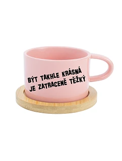 BYŤ TAK KRÁSNY JE PRÍLIŠ ŤAŽKÉ - ružový hrnček s makrónkou 200 ml