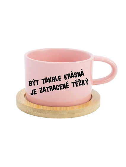 BYŤ TAK KRÁSNY JE PRÍLIŠ ŤAŽKÉ - ružový hrnček s makrónkou 200 ml