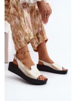 Dámské kožené sandály na tlusté podrážce zlatý model 21646330 - Zazoo Dámské kožené sandály na tlusté podrážce zlatý model 21646330 - Zazoo