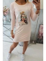 Šaty s grafikou dievčatá v 3D okuliaroch púdrovo ružové Šaty s grafikou dievčatá v 3D okuliaroch púdrovo ružové