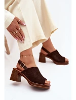 Kožené semišové sandály na podpatku Vinceza 39995 čokoládové