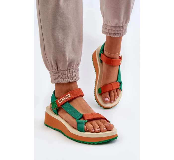 Model topánok na klinoch 198802 Krok v štýle