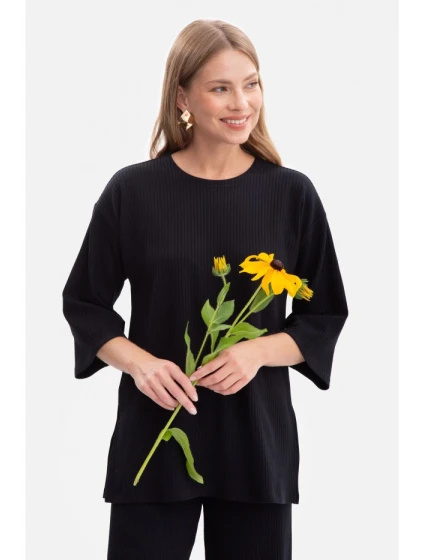 model 21379868 Žebrovaný pletený top černý - BeWear model 21379868 Žebrovaný pletený top černý - BeWear