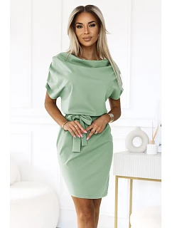 pohodlné šaty s asymetrickou sukní a páskem pistáciová barva model 22108719 - numoco