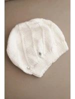 Dámska zimná vlnená čiapka s ozdobnými kryštálmi K461 biela