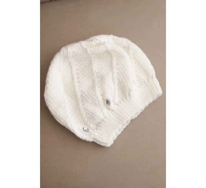 Dámska zimná vlnená čiapka s ozdobnými kryštálmi K461 biela