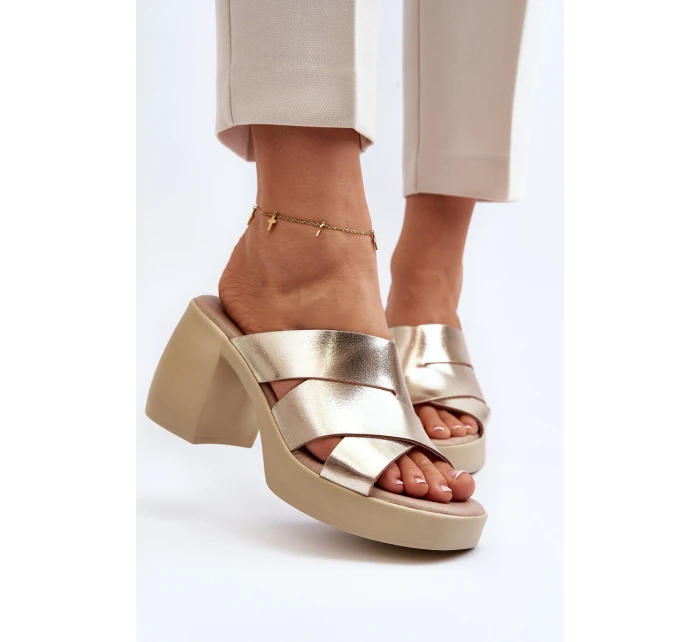 model 21647949 Kožené Klapky Na Podpatku Zlaté - Zazoo