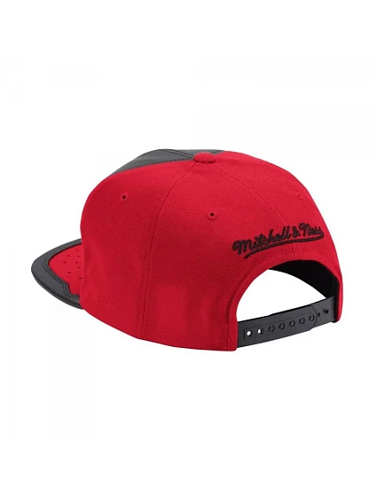 NBA Chicago Bulls NBA Day One Snapback Bulls Kšiltovka model 21219080 - Mitchell & Ness NBA Chicago Bulls NBA Day One Snapback Bulls Kšiltovka model 21219080 - Mitchell & Ness