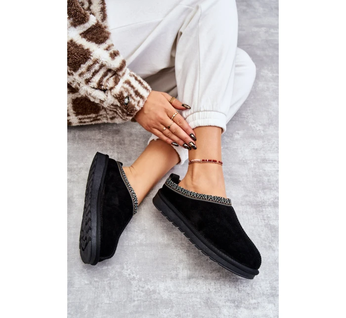 Dámské semišové pantofle s kožíškem černá model 21607416 - Boto