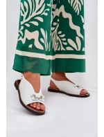 Sandály Na Ploché Podpatky S Dekorací Eko Kůže Bílé model 21685882 - Boto Sandály Na Ploché Podpatky S Dekorací Eko Kůže Bílé model 21685882 - Boto