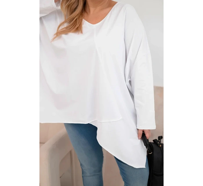 Dámská bavlněná blůza Plus Size s asymetrickým spodním lemem a V výstřihem bílá Dámská bavlněná blůza Plus Size s asymetrickým spodním lemem a V výstřihem bílá