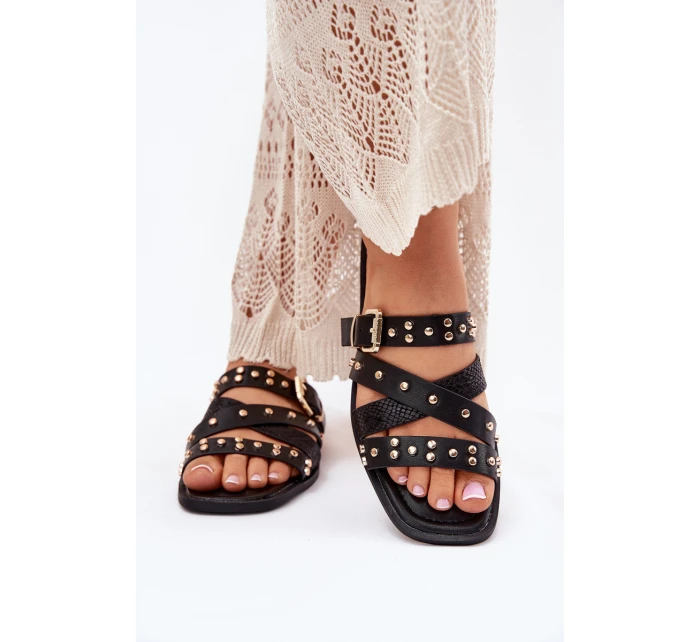 Zdobené Dámské Pantofle Na Plochém Podpatku S Pásky A Přezkou Černé model 21699522 - Boto Zdobené Dámské Pantofle Na Plochém Podpatku S Pásky A Přezkou Černé model 21699522 - Boto