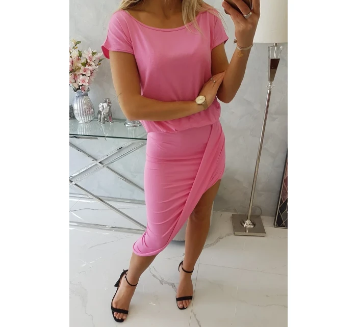 Asymetrické růžové šaty Asymetrické růžové šaty