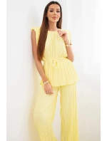 Dámska plisovaná súprava z viskózy s viazanou blúzkou a širokými nohavicami žltá