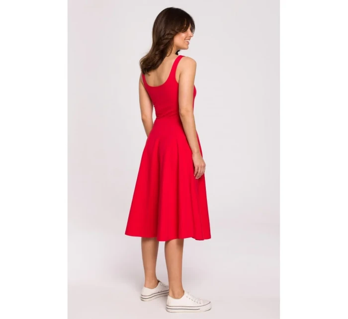 B218 Priliehavé šaty bez rukávov - červené