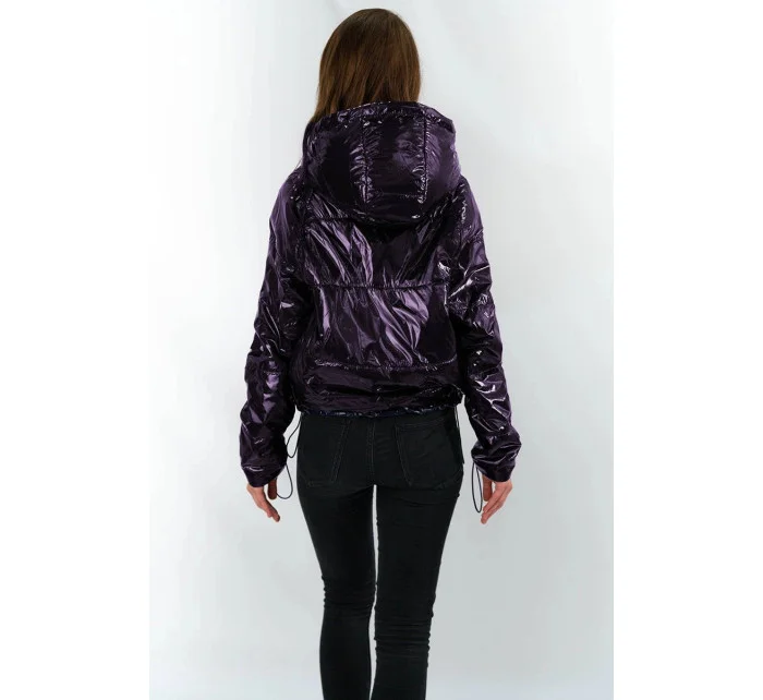 Tmavo modrá lesklá prešívaná dámska bunda s kapucňou (B9560)