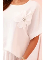 Dámsky viskózový komplet s ozdobným kvetom a širokými nohavicami - fuchsiovo biely