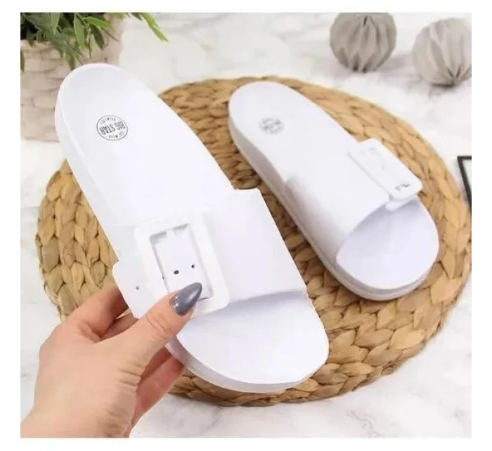 Dámské žabky model 21105541 Bílá - Big Star