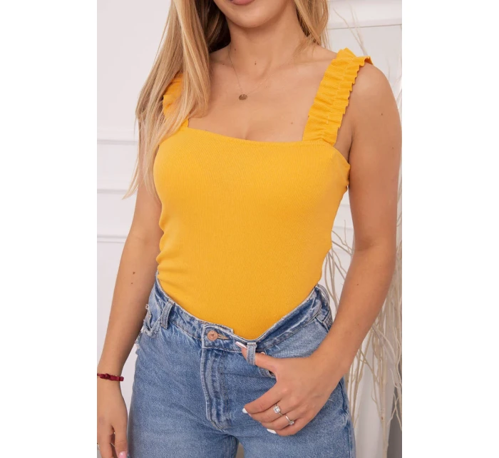 Halenka bez ramínek s volánky v hořčicové barvě Halenka bez ramínek s volánky v hořčicové barvě