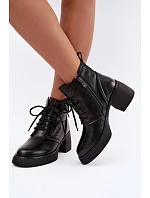 Dámské kožené kozačky na podpatku s izolací model 22386606 Černé - D&A