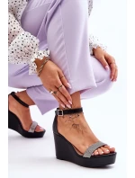 Módní kožené sandály na klínu černé Arwen Módní kožené sandály na klínu černé Arwen