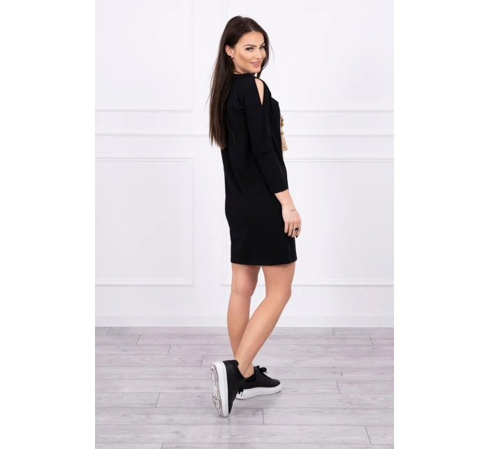 Šaty s 3D grafikou a ozdobnými volánky černé barvy