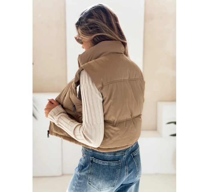 Dámská prošívaná tmavě béžová vesta Dstreet model 21991832 - FashionStreet Dámská prošívaná tmavě béžová vesta Dstreet model 21991832 - FashionStreet