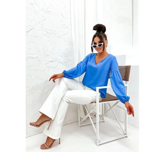 Svetlomodrá elegantná dámska blúzka s ozdobnými rukávmi (698)