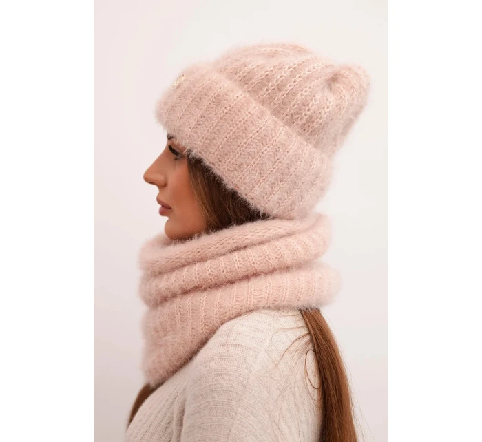 Dámská sada čepice a šály zimní huňaté s ozdobným model 22022705 světle pudrově růžová - K-Fashion