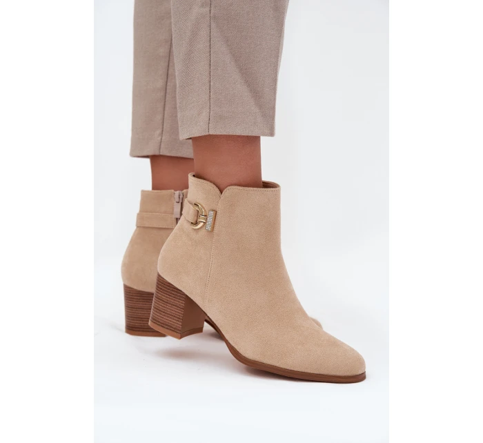 Ocieplane Botki Damskie Na Słupku Ze Złotym Detalem Beżowe Renora Ocieplane Botki Damskie Na Słupku Ze Złotym Detalem Beżowe Renora