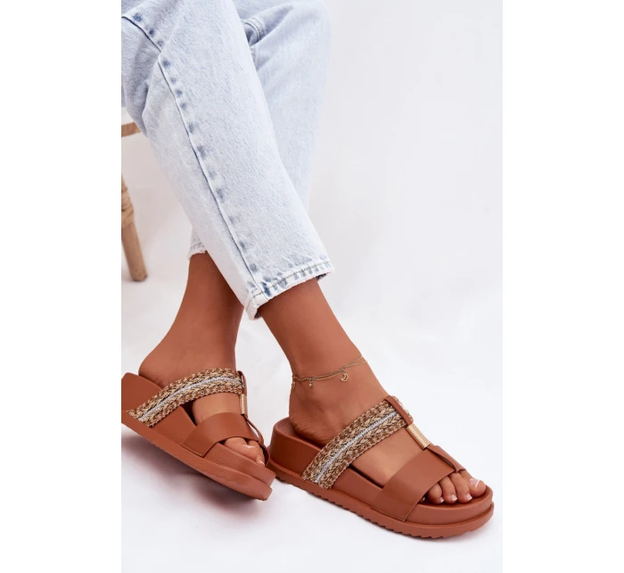 Dámské platformové sandály s pásky a zlatým detailem Camel Tahlia Dámské platformové sandály s pásky a zlatým detailem Camel Tahlia